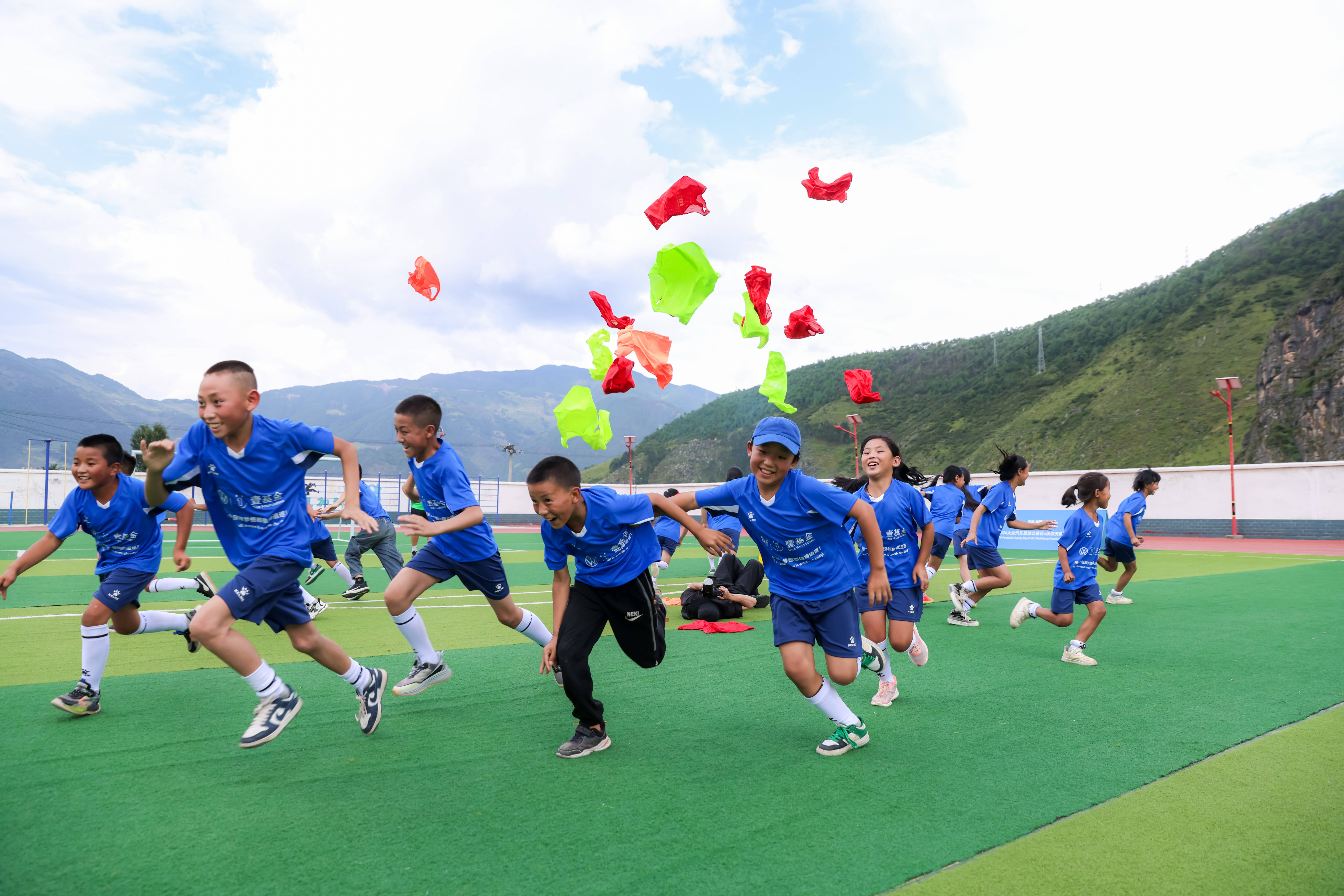 亿万28:沃尔夫斯堡青训球员崭露头角，获好评