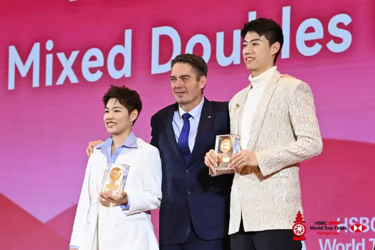 亿万28:力拼亚洲豪强，中国球队斩获胜利